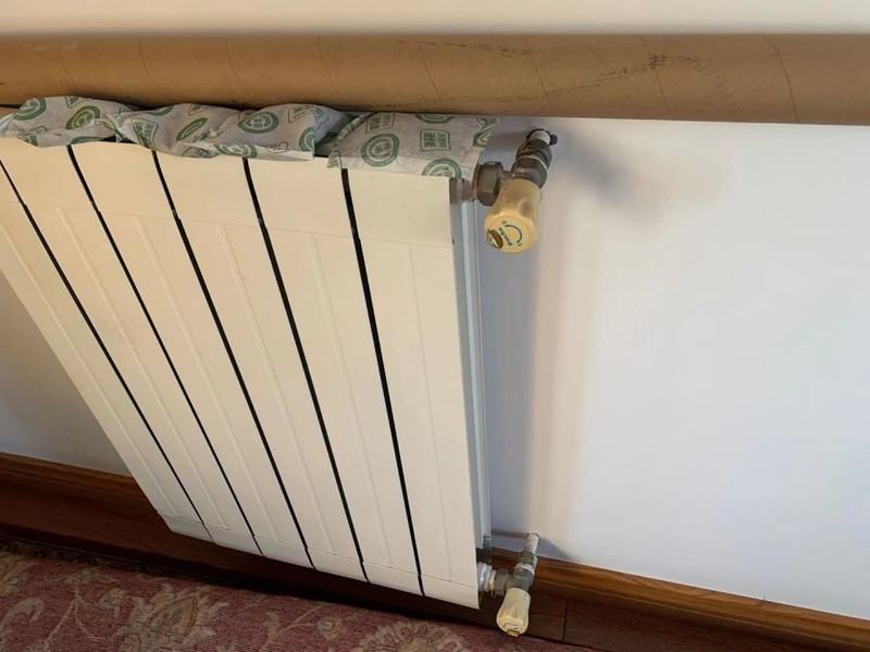 地暖、暖气片、踢脚板水暖和墙围装饰板采暖的节能与装修情况对比