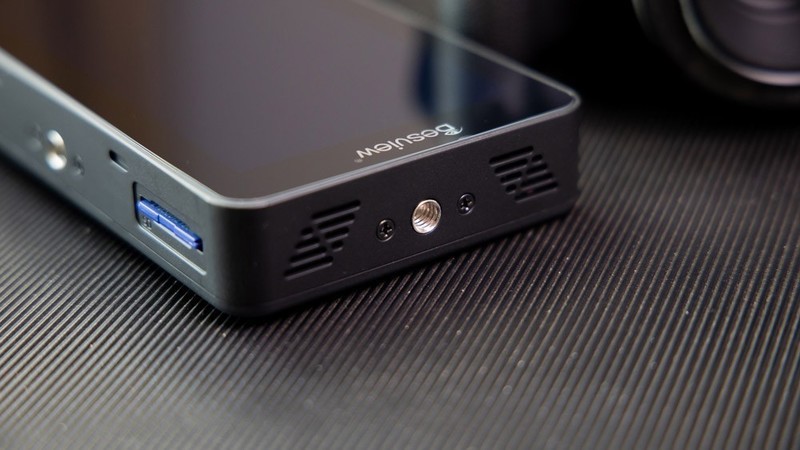 让单反显示更清晰，百视悦R6便携监视器体验