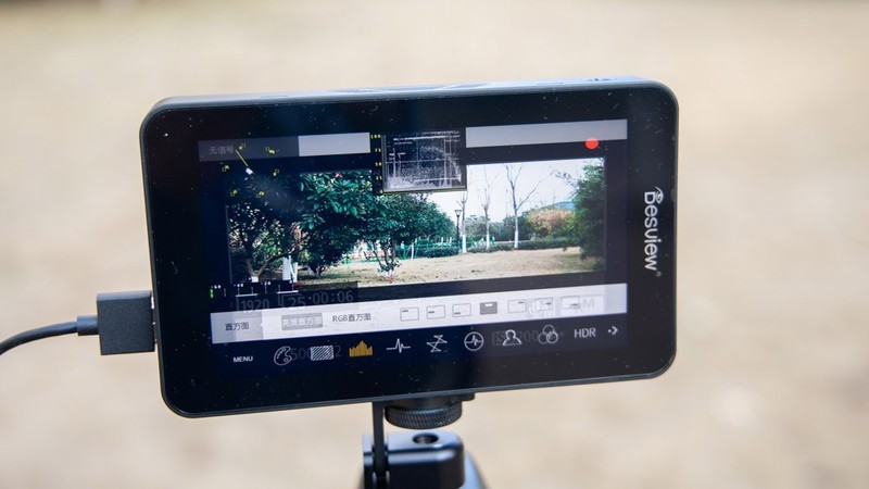让单反显示更清晰，百视悦R6便携监视器体验