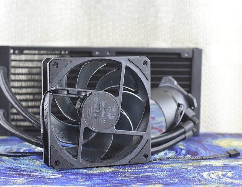 炽热的夏天 让酷冷至尊海魔240水冷 给你的电脑降降温