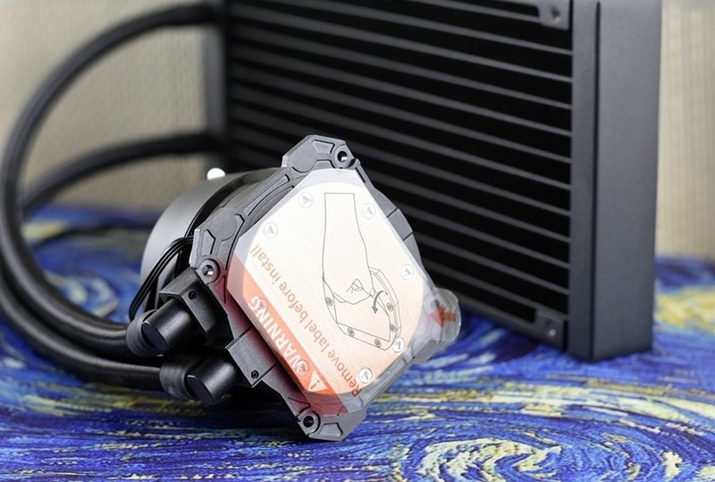 炽热的夏天 让酷冷至尊海魔240水冷 给你的电脑降降温