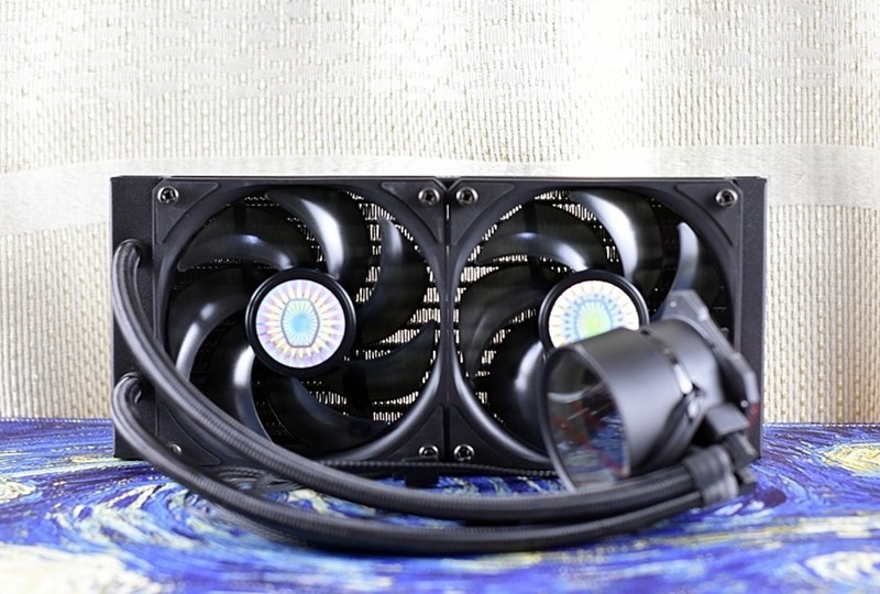 炽热的夏天 让酷冷至尊海魔240水冷 给你的电脑降降温