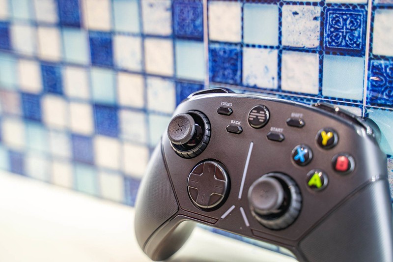 入手《赛博朋克2077》加北通阿修罗3手柄，我只花了500元