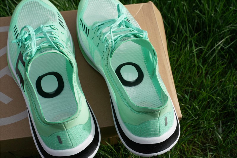 支持国货入手小米有品FREETIE轻云跑鞋，缓震能否抗衡阿迪耐克？