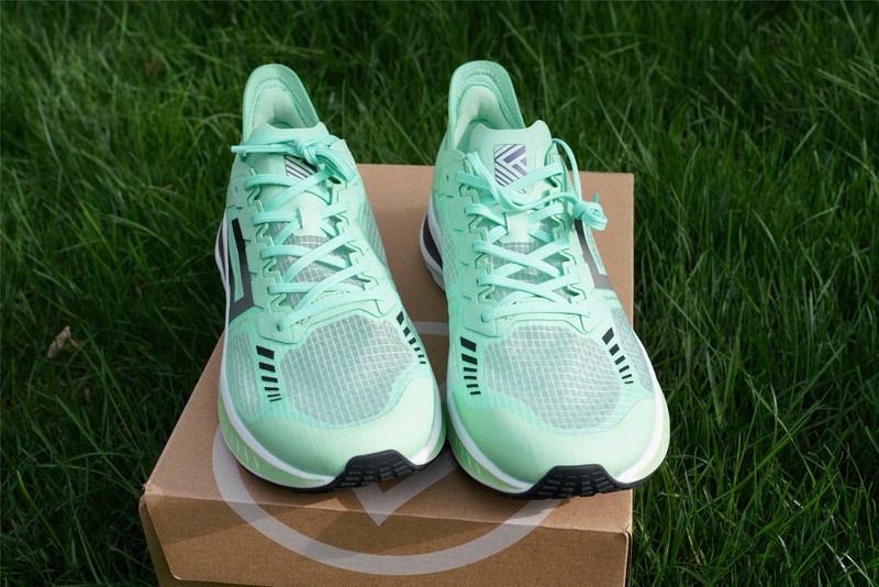 支持国货入手小米有品FREETIE轻云跑鞋，缓震能否抗衡阿迪耐克？