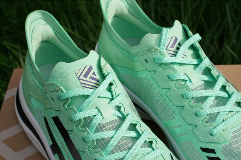 支持国货入手小米有品FREETIE轻云跑鞋，缓震能否抗衡阿迪耐克？