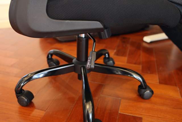 顶住腰椎，稳住PP，它是你最好的伴侣