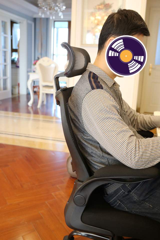 顶住腰椎，稳住PP，它是你最好的伴侣