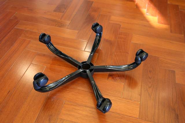 顶住腰椎，稳住PP，它是你最好的伴侣