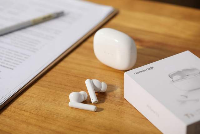 耳机多大声音伤听力？终于有解决办法了