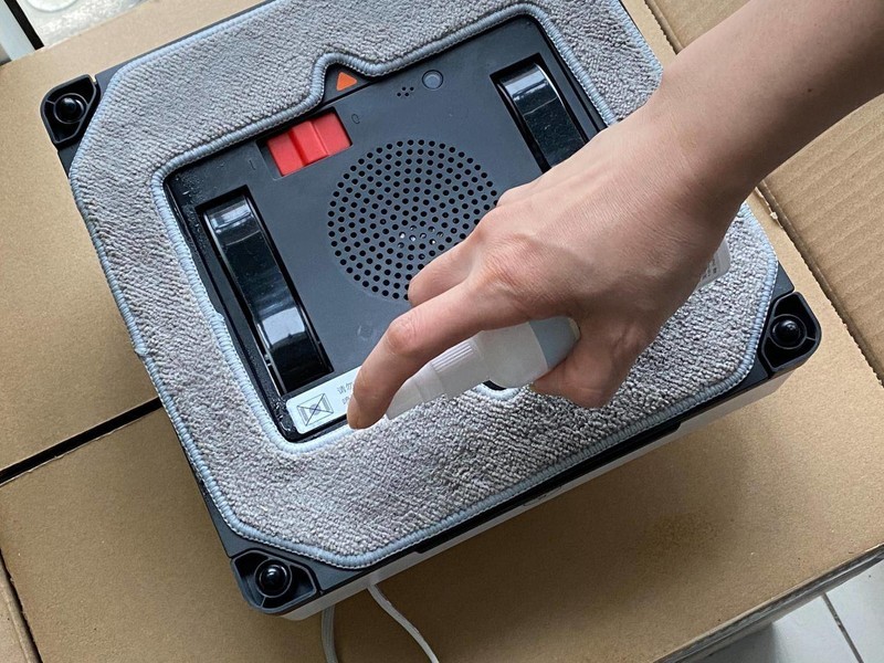 十年未擦窗，一朝自动净，UONI由利自动擦窗机器人使用分享