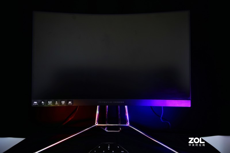 刻氪金玩家新趣味？AGON爱攻保时捷设计联名款PD27享受体验！