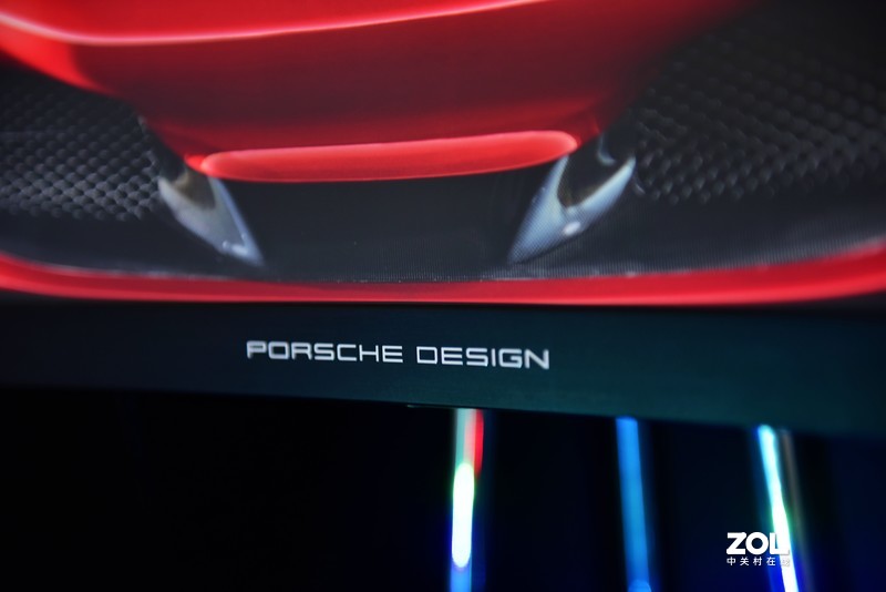 刻氪金玩家新趣味？AGON爱攻保时捷设计联名款PD27享受体验！