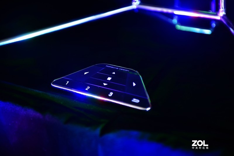 刻氪金玩家新趣味？AGON爱攻保时捷设计联名款PD27享受体验！