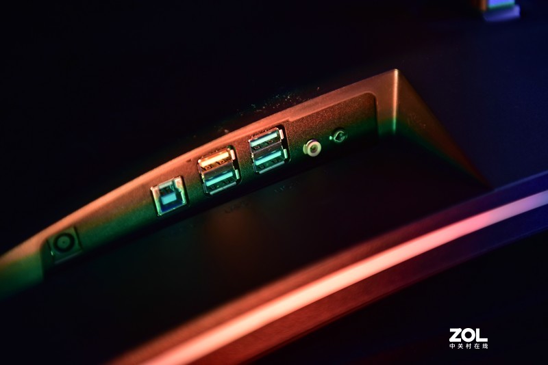 刻氪金玩家新趣味？AGON爱攻保时捷设计联名款PD27享受体验！