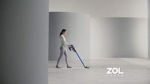 扫地机好用吗？买扫地机不如看看功能更全面的戴森V11 Fluffy Extra吸尘器