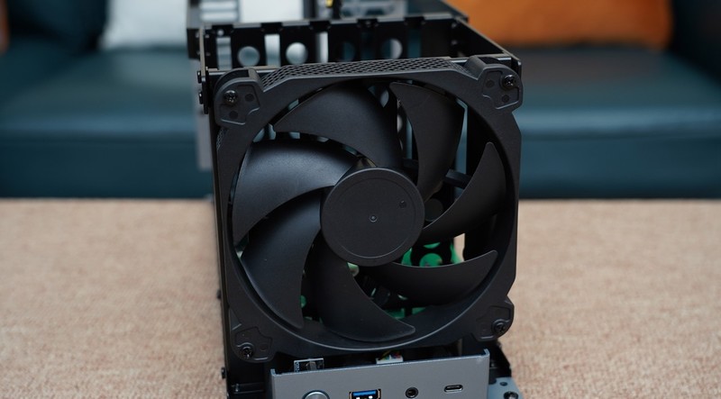 如何打造高性价比NAS？老司机打造的低成本黑群NAS主机分享