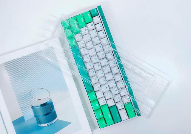 人生总得有点绿，杜伽K330W机械键盘评测：全新晶轴+续航翻8倍