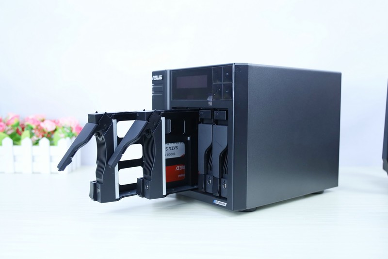 10年练习生终以“ASUS”正式出道 四核双2.5G网口NAS 华硕AS6604T使用体验