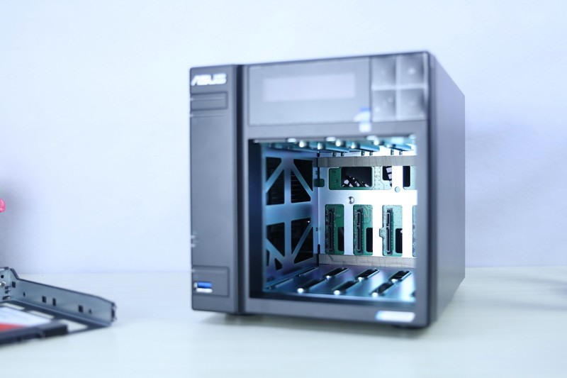 10年练习生终以“ASUS”正式出道 四核双2.5G网口NAS 华硕AS6604T使用体验