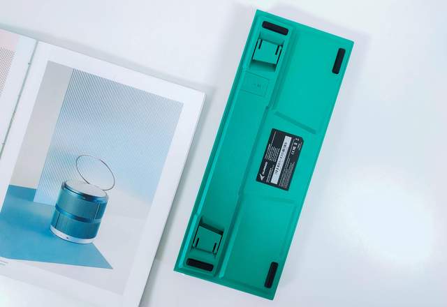 人生总得有点绿，杜伽K330W机械键盘评测：全新晶轴+续航翻8倍