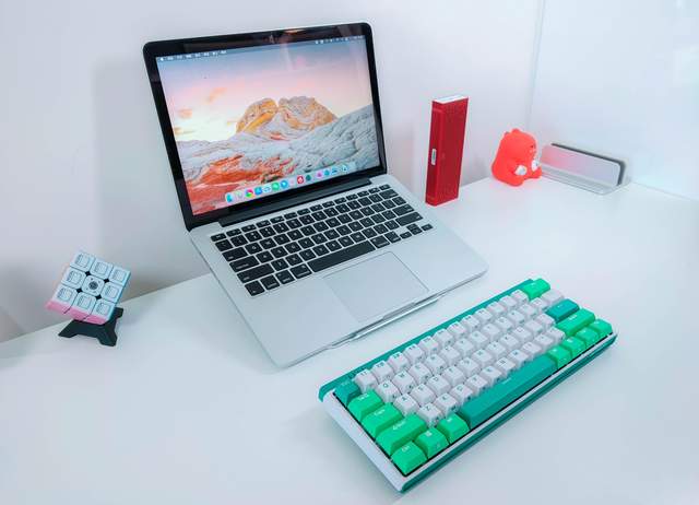 人生总得有点绿，杜伽K330W机械键盘评测：全新晶轴+续航翻8倍