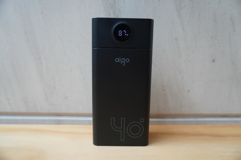 4万mAh超大容量，华为超级快充加持，aigo移动电源C40S安全感MAX