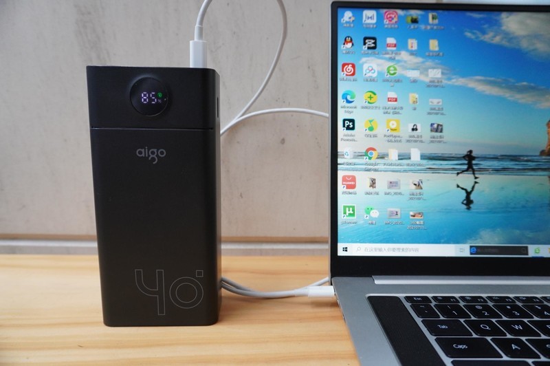 4万mAh超大容量，华为超级快充加持，aigo移动电源C40S安全感MAX