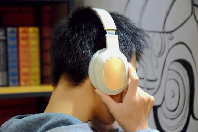 这应该是最平民的主动降噪头戴耳机，诺基亚E1200 ANC体验分享