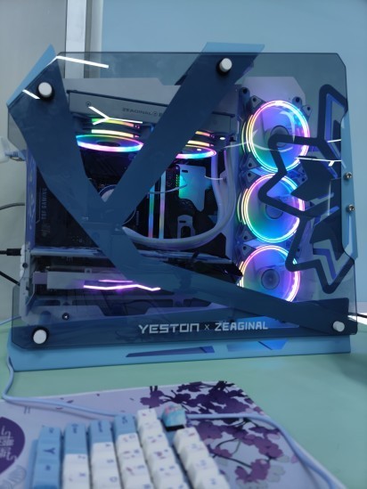 2亿猛男的梦？首次尝试二次元装机我好像懂了