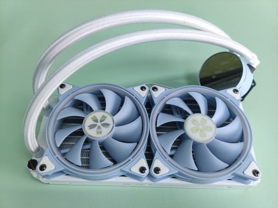 2亿猛男的梦？首次尝试二次元装机我好像懂了