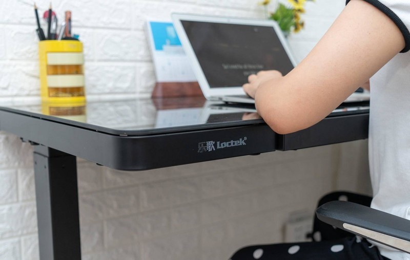 自己动手，给乐歌E5升降桌加装滚轮，改造后超级实用