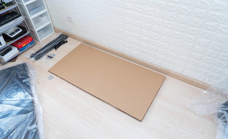 自己动手，给乐歌E5升降桌加装滚轮，改造后超级实用