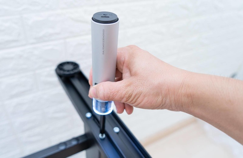 自己动手，给乐歌E5升降桌加装滚轮，改造后超级实用