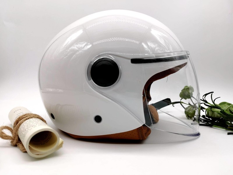 安全帽戴头上，你好他也好，安安全全上班，快快乐乐下班