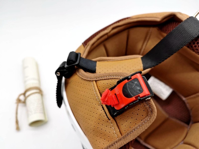 安全帽戴头上，你好他也好，安安全全上班，快快乐乐下班