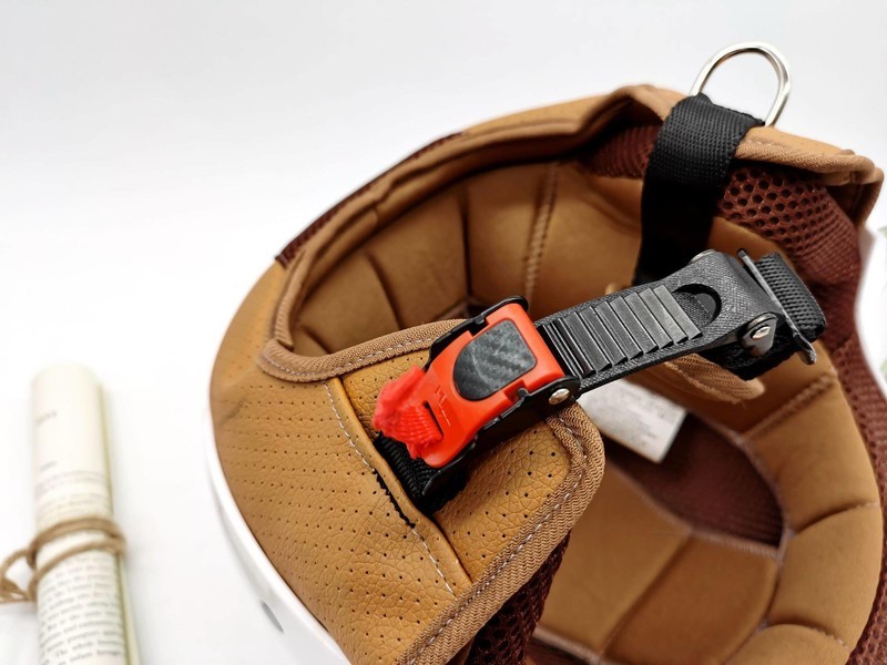 安全帽戴头上，你好他也好，安安全全上班，快快乐乐下班