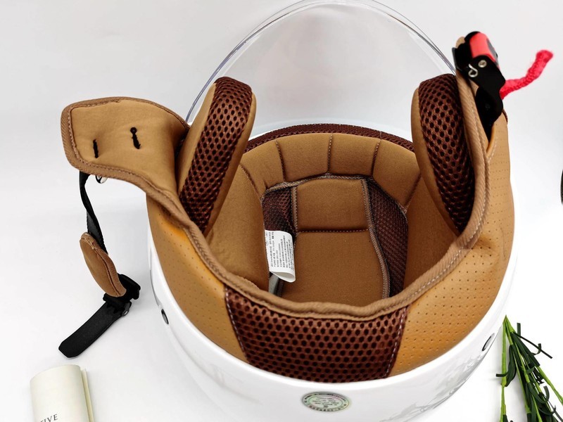 安全帽戴头上，你好他也好，安安全全上班，快快乐乐下班