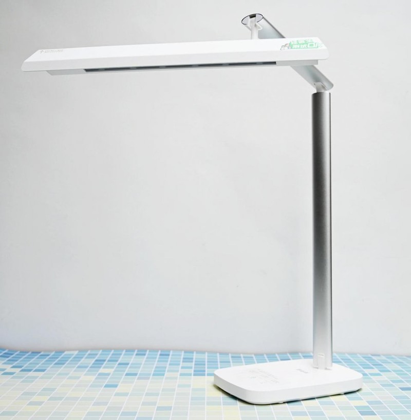 眼爸爸学习台灯体验：长时间学习更护眼，小朋友读书更舒服