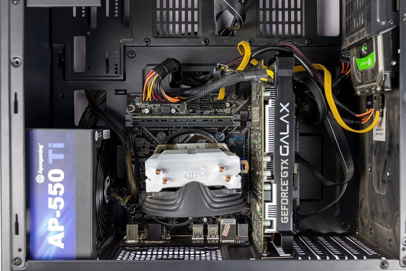 能净化空气的电脑电源，艾湃电竞AP-550Ti纳米光触媒电源评测