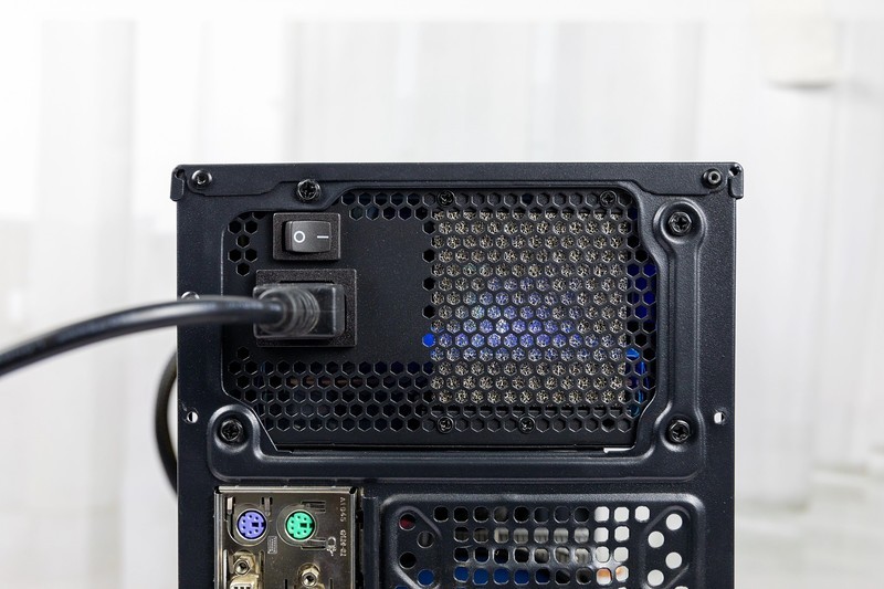 能净化空气的电脑电源，艾湃电竞AP-550Ti纳米光触媒电源评测