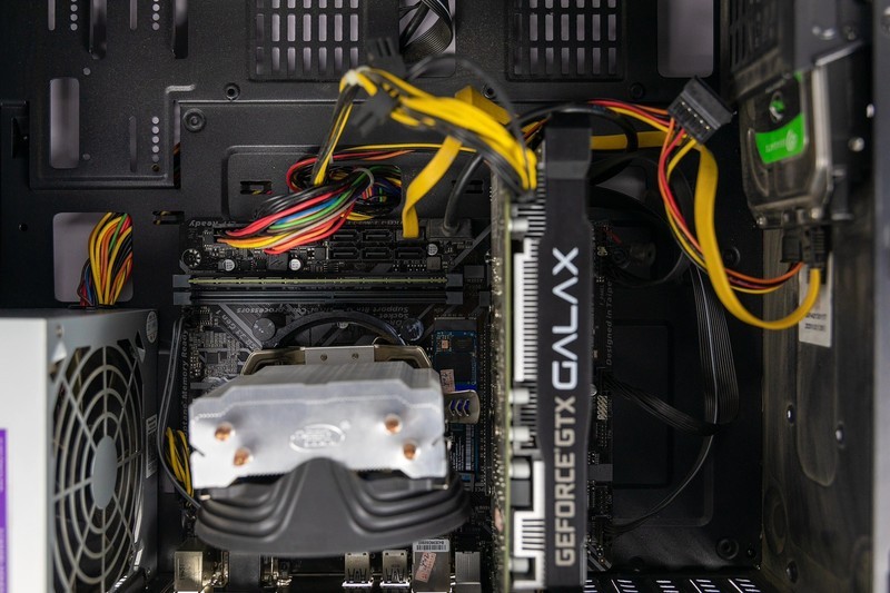 能净化空气的电脑电源，艾湃电竞AP-550Ti纳米光触媒电源评测