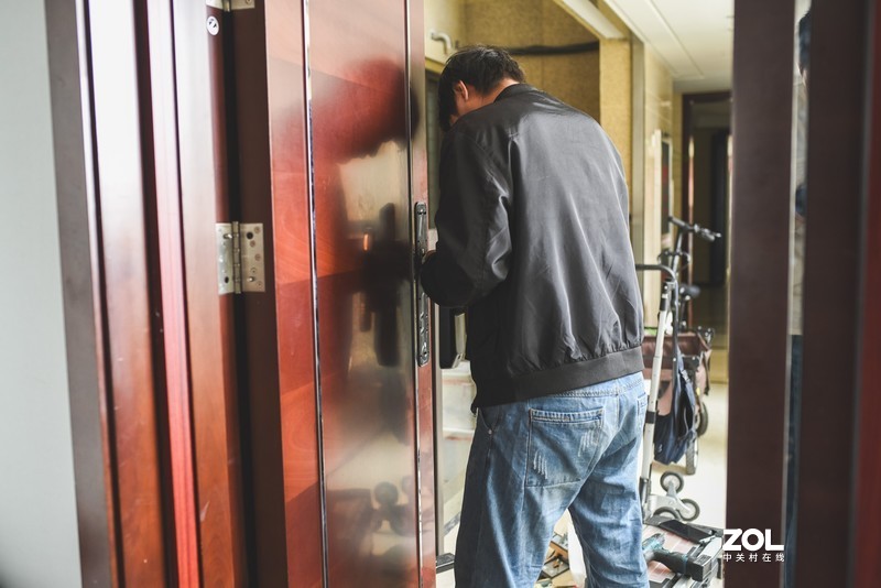 从伪智能到人脸识别，新旗舰德施曼R8，只为服务好更安全的家