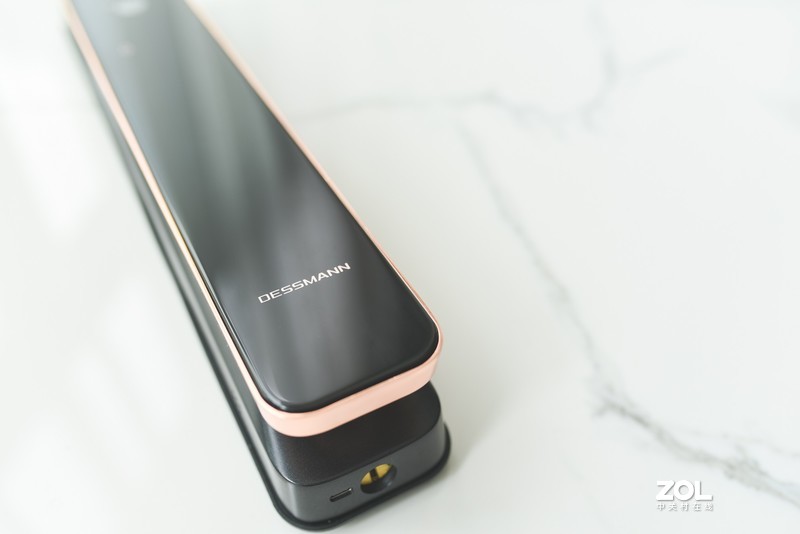 从伪智能到人脸识别，新旗舰德施曼R8，只为服务好更安全的家