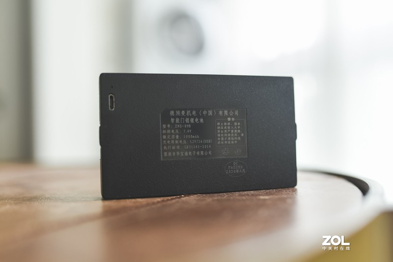 从伪智能到人脸识别，新旗舰德施曼R8，只为服务好更安全的家