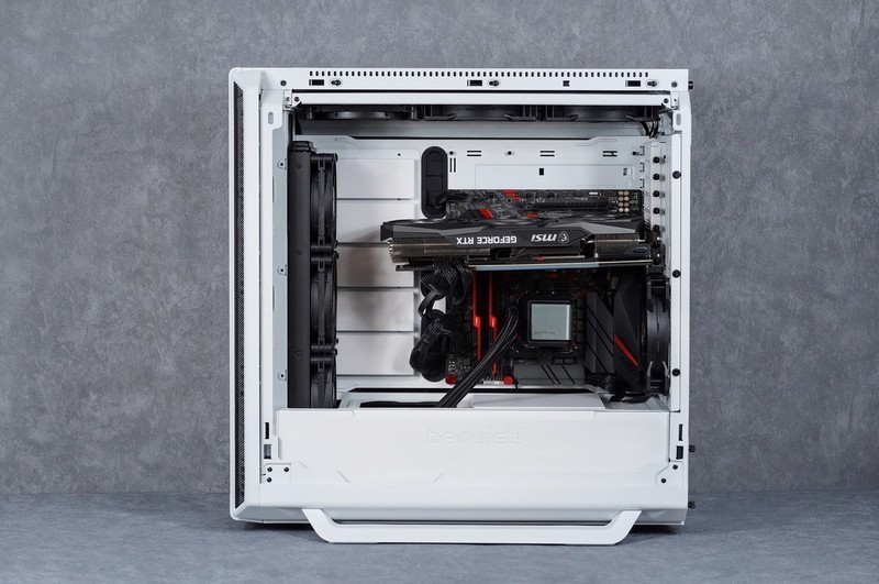 LOFT 主机开启 德商必酷 SILENT BASE 802 装机体验