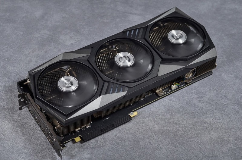 LOFT 主机开启 德商必酷 SILENT BASE 802 装机体验