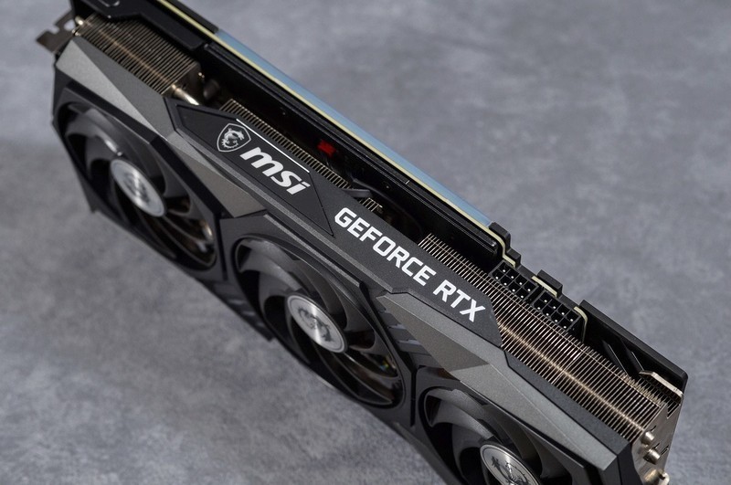 LOFT 主机开启 德商必酷 SILENT BASE 802 装机体验