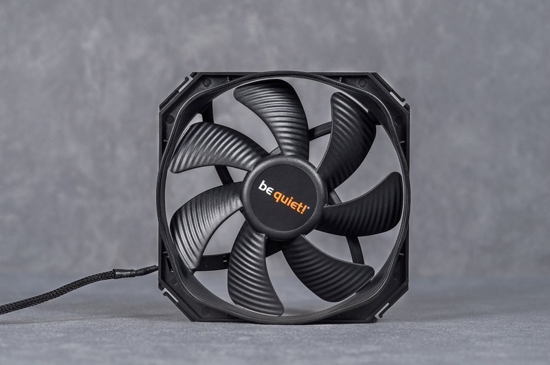 LOFT 主机开启 德商必酷 SILENT BASE 802 装机体验