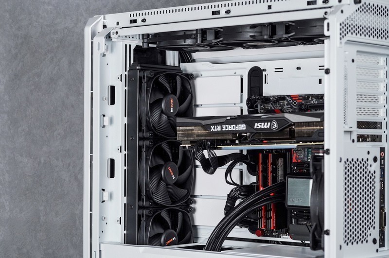 LOFT 主机开启 德商必酷 SILENT BASE 802 装机体验